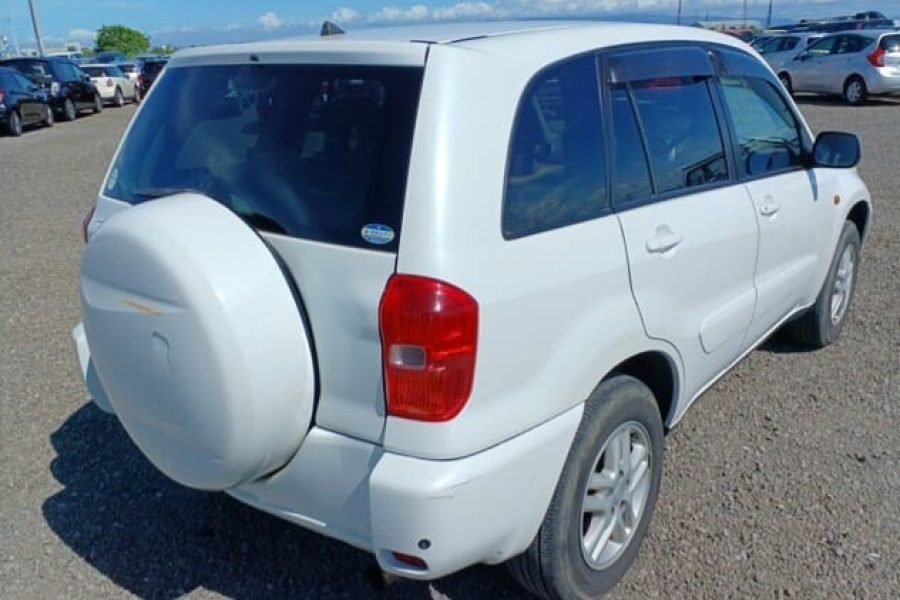 Toyota RAV4 5 Doors white