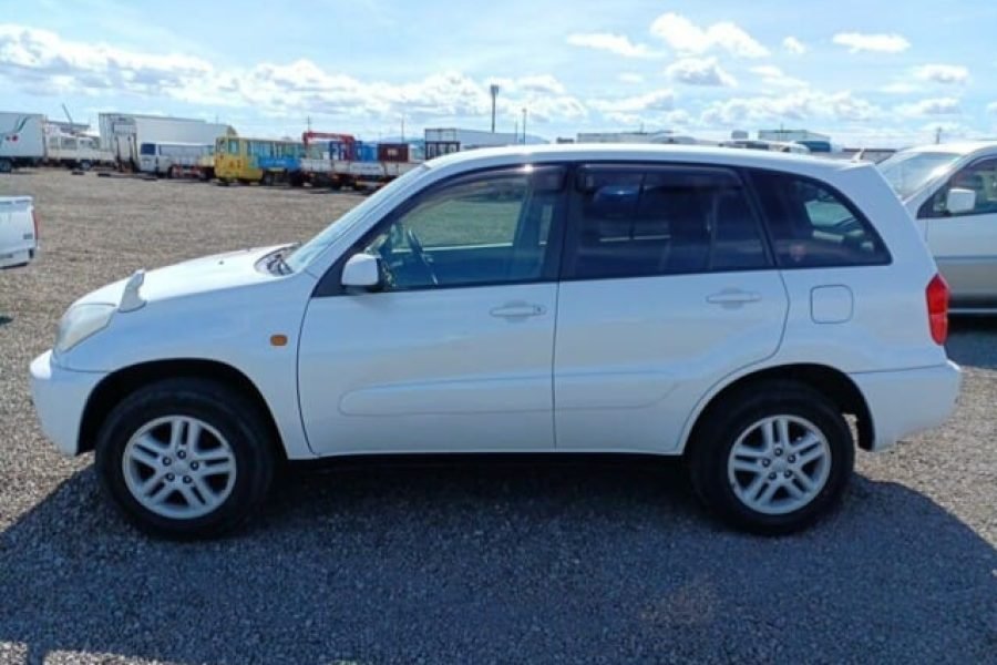 Toyota RAV4 5 Doors white