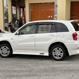 Toyota RAV4 5 Doors white